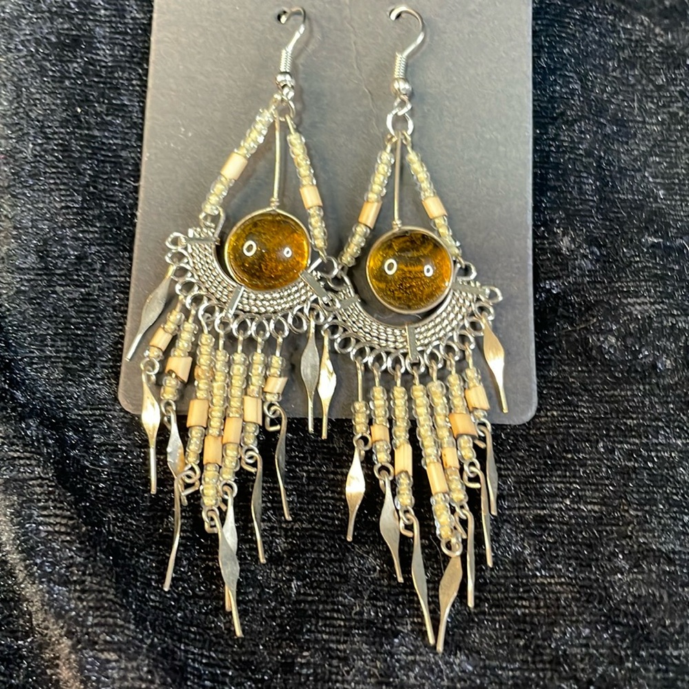 Vintage dangle Sterling Silver amber and shell beads earrings.